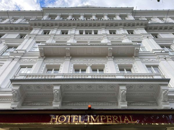 Hotel Imperial – Eisensprossenfenster von Zeilinger Metallbau